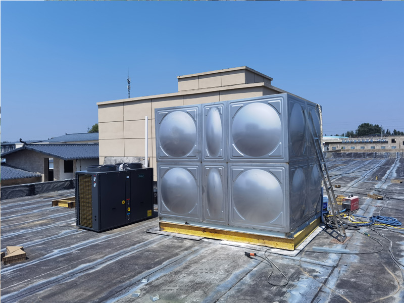 田园民宿空气能制热设备+保温水箱